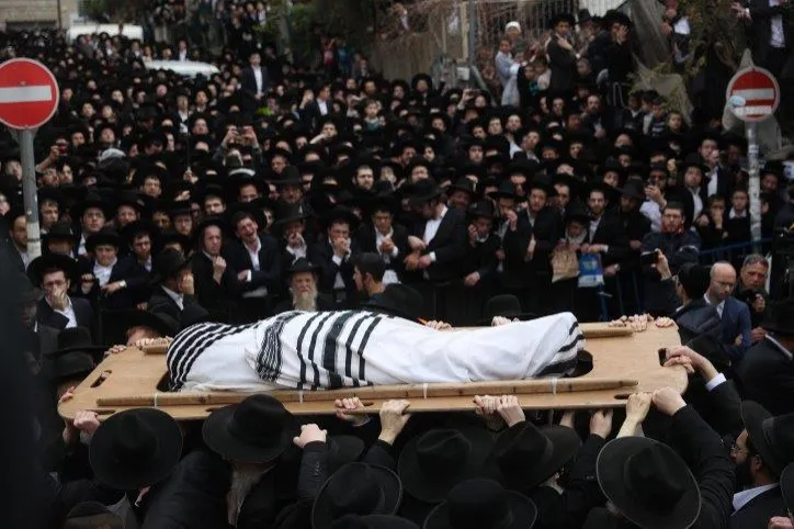 הלווית הרב אויערבאך 07