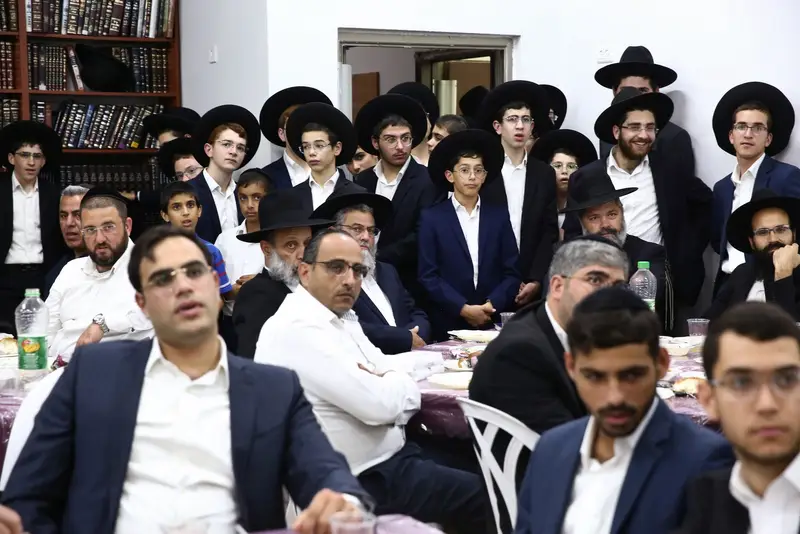 212A3409