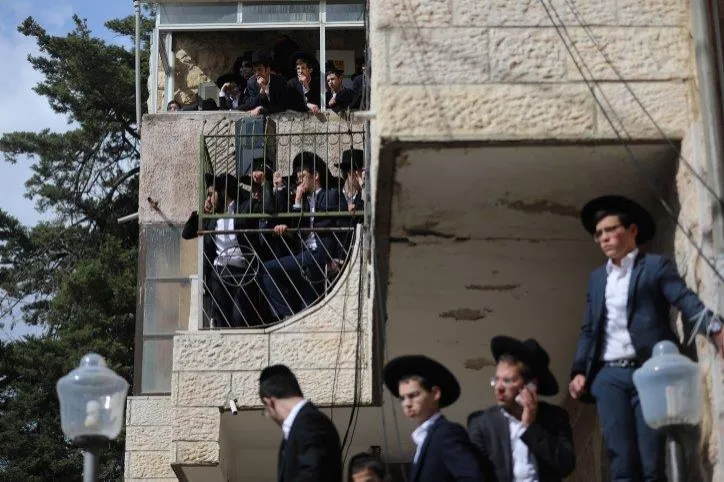 הלווית הרב אויערבאך 08