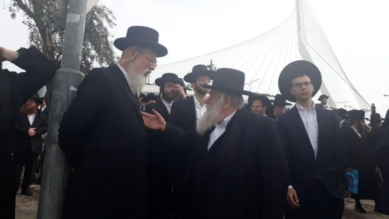איייכלר בהלוויה