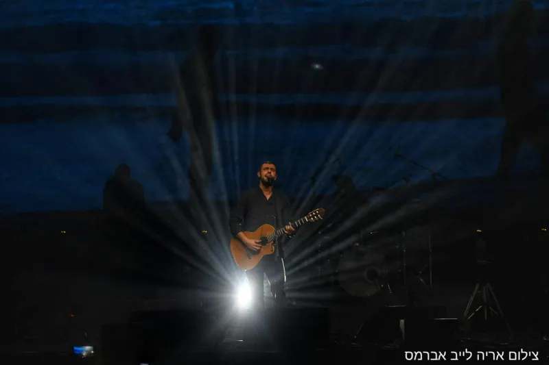 הופעה ישי ריבו אסרו חג צילום אריה לייב אברמס' (2)