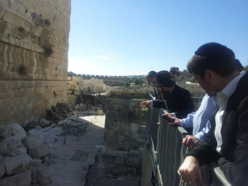 אזולאי ורבינוביץ בכותל (6)