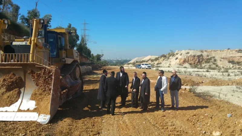אלעד, ישראל פרוש, כביש (3)