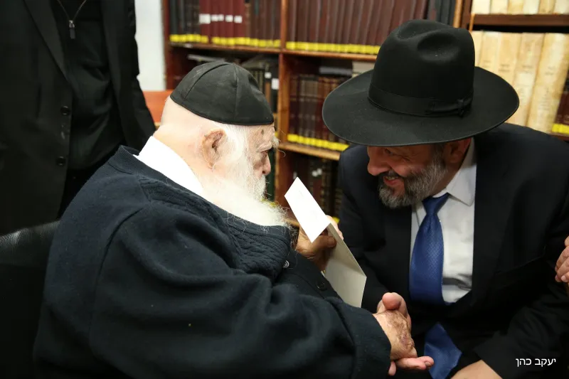 אריה דרעי רבי חיים קנייבסקי (3)