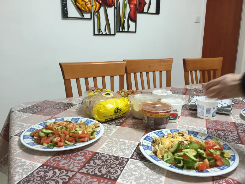 אתם ה'קמע' שלנו. באחת מדירות הדיור הקהילתי של 'אהל שרה (9)