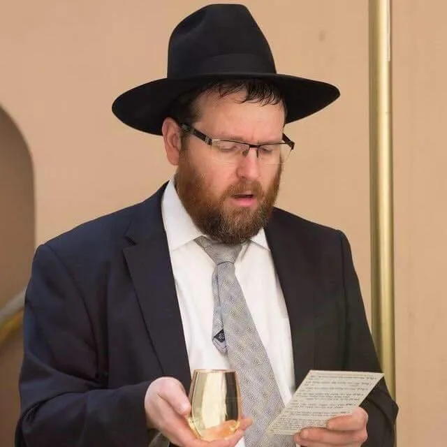 בחרדת קודש. הרב כלב קרעלין (1)