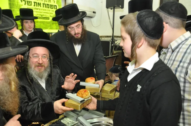 ביאלה, חנוכה יתומים (11)