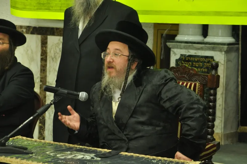 ביאלה, חנוכה יתומים (4)