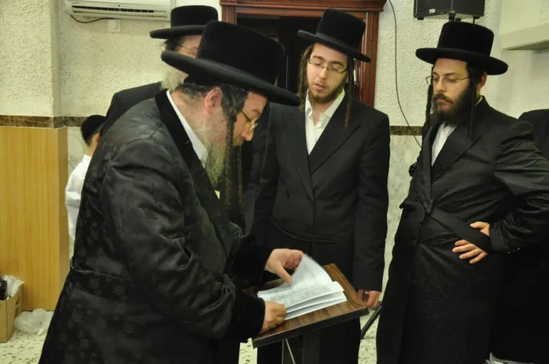 ביאלה, חנוכה יתומים (8)