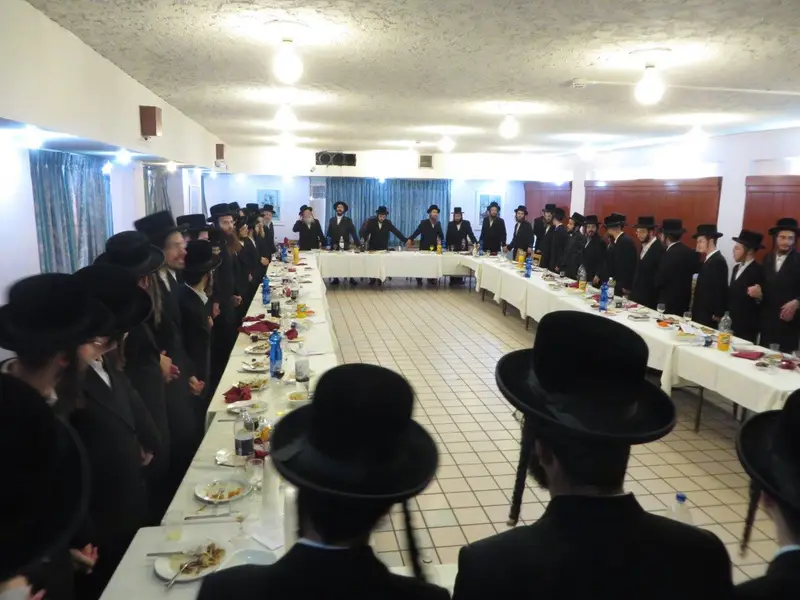 בריקוד בסיום המעמד
