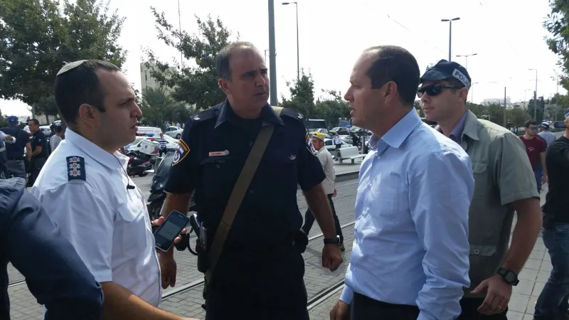 ראש העיר ברקת בזירת האירוע