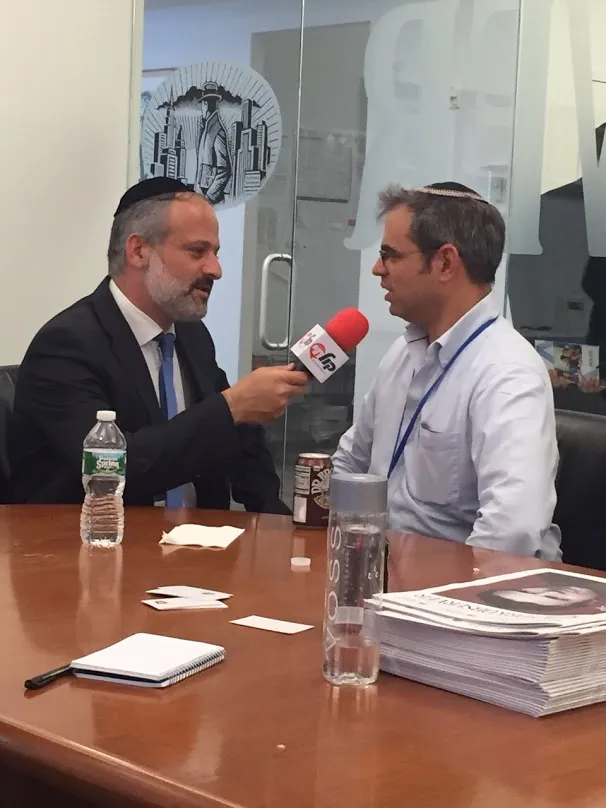 דניאל גולדמן יו"ר גשר בשיחה עם "קול חי"