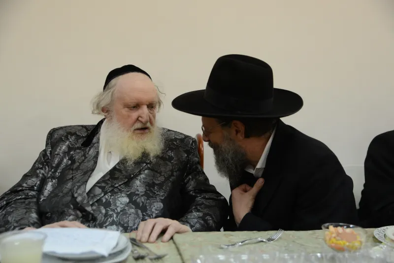 הגאון רבי חיים קוק בסוד שיח עם מרן ראש הישיבה