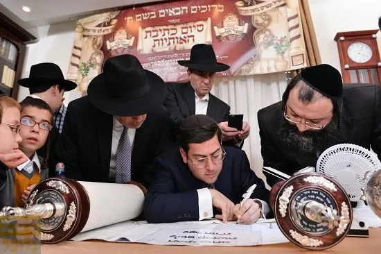 הכנסת ספר תורה לכולל חצות ביתר עילית - כתיבה (7)
