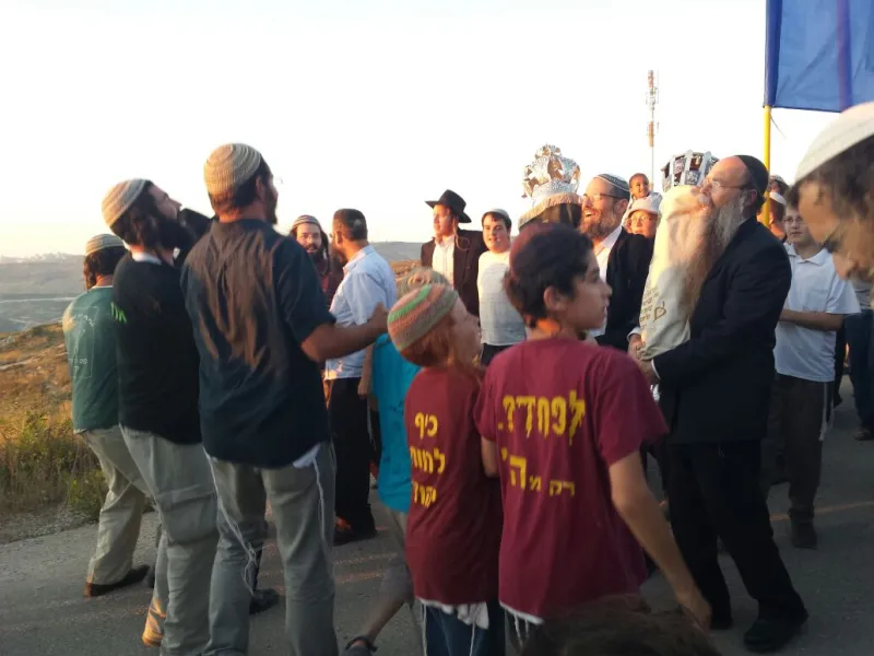 חוזרים למבנה 9