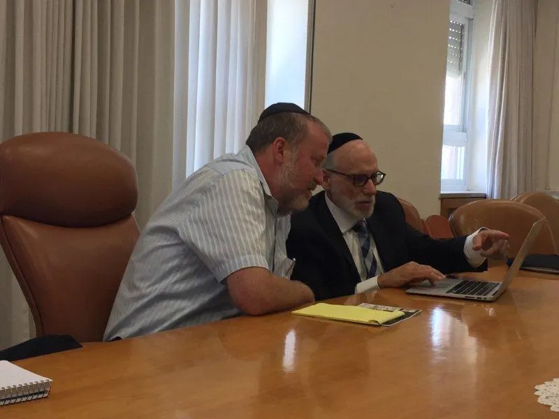 מזכיר הממשלה אביחי מנדבליט