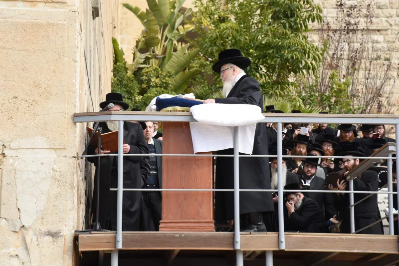 משה גולדשטיין סקווירא חברון קבר רחל (11)