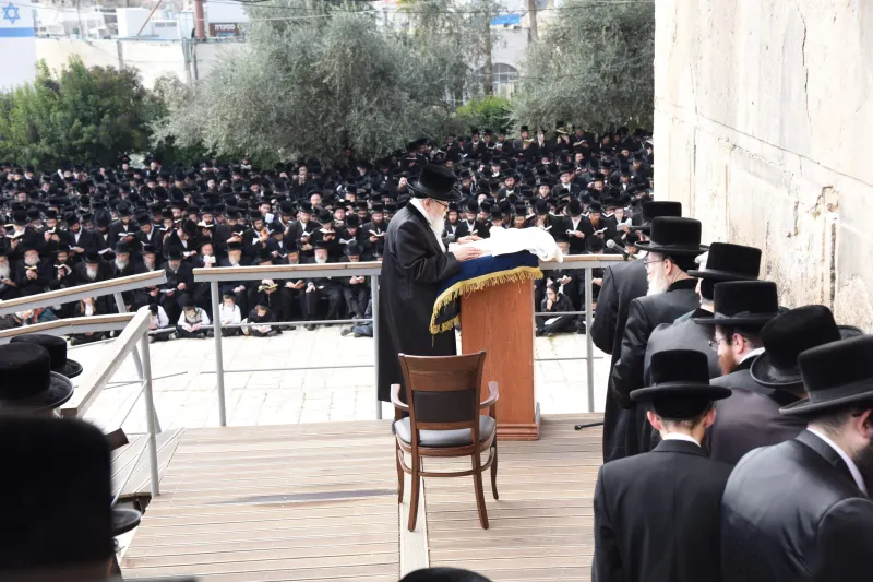 משה גולדשטיין סקווירא חברון קבר רחל (14)