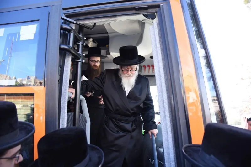 משה גולדשטיין סקווירא חברון קבר רחל (2)