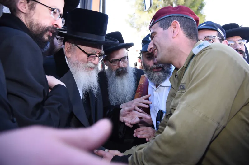 משה גולדשטיין סקווירא חברון קבר רחל (3)
