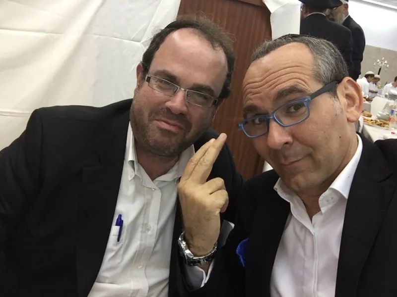 סלפי לפידות בנצי לייזרוביץ