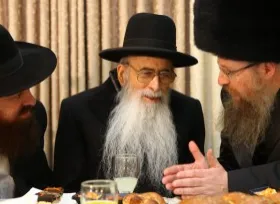 ראש הישיבה הגר"י עדס. שמח על הפרסום ב'קול חי'