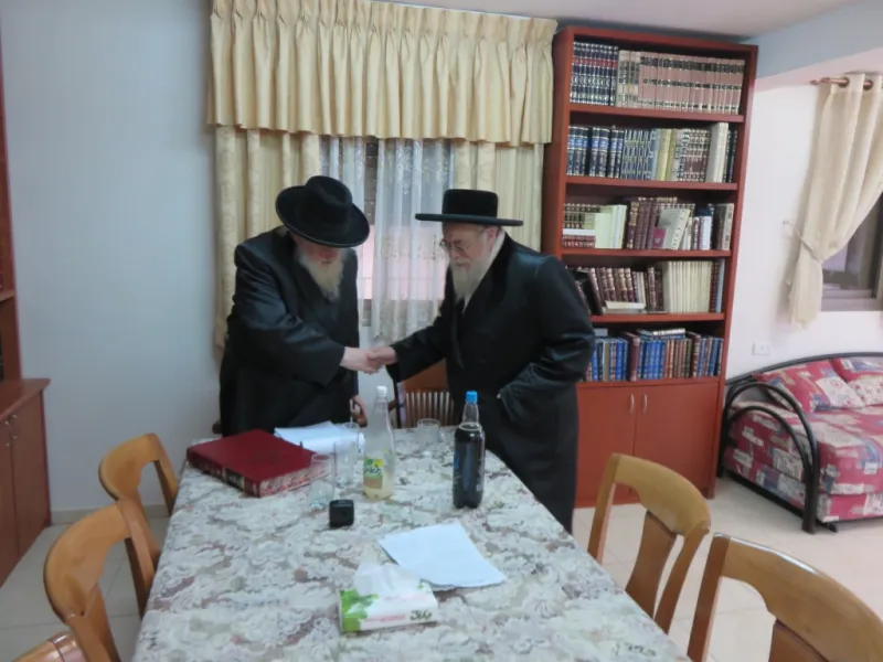 עם האדמור מתולדות אהרון
