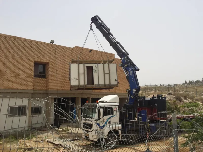 פינוי מכולה 1