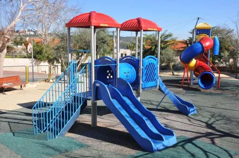 גן גינה משחק טלז זטון