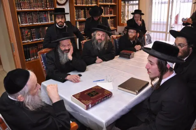 קבלת-הפנים-אצל-הגאבד-2