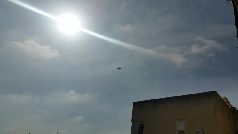 מסוק משטרתי מעל העיר רעננה