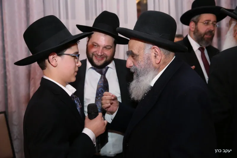 צדקה חקק צילום יעקב כהן