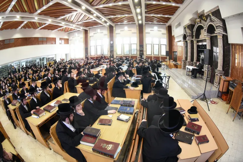 שיעור תורה משה וגלדשטיין  בית כנסת