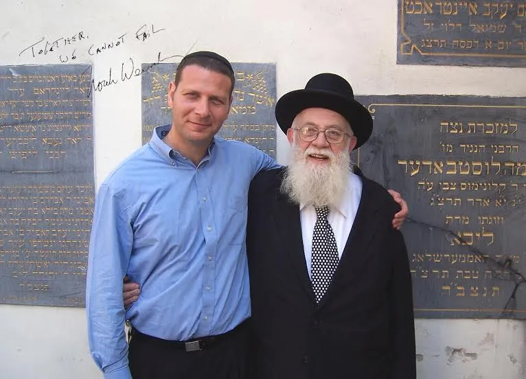 יחזקאל שטלצר עם רבו הרב נח ויינברג זצ''ל