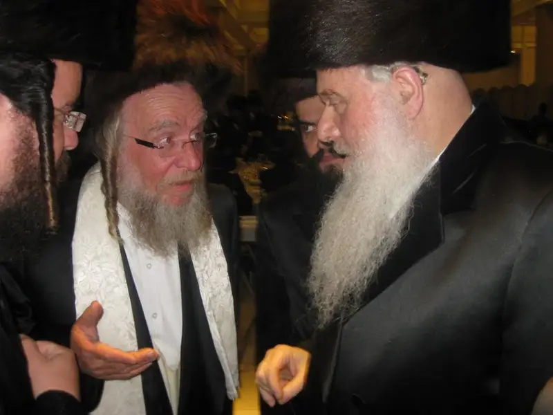 האדמו''ר מוואסלוי עם האדמו''ר מוולברוז'(11)