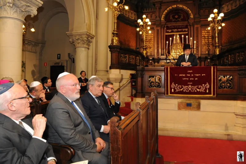הגרפ גולדשמידט נושא דברים בטקס. צילום סטודיו וולפוני בריסל