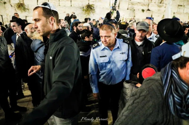 הדלקת נרות חנוכה בכותל צילום מענדי קורנט (22)