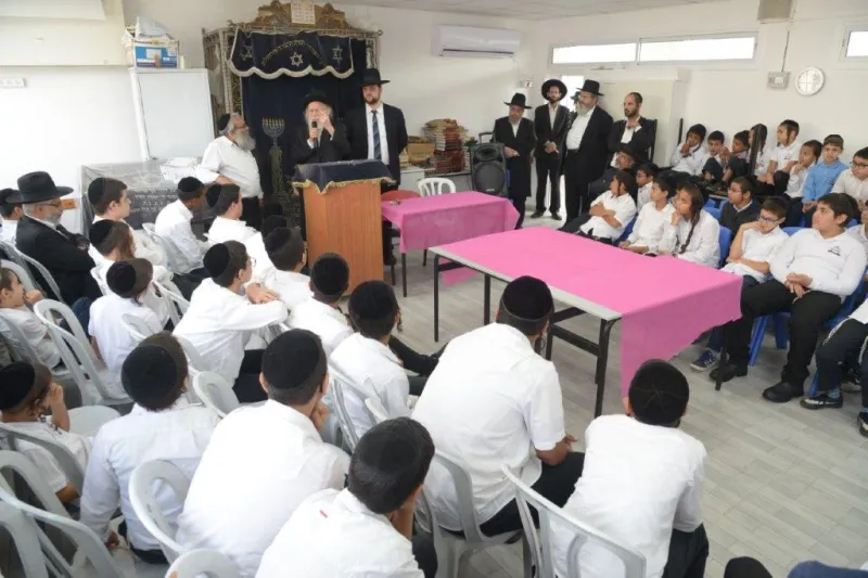 הרב גלאי ברחובות צילום שוקי לרר (6)