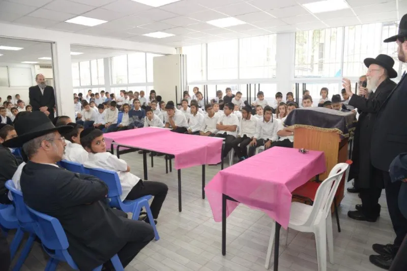 הרב גלאי ברחובות צילום שוקי לרר (7)