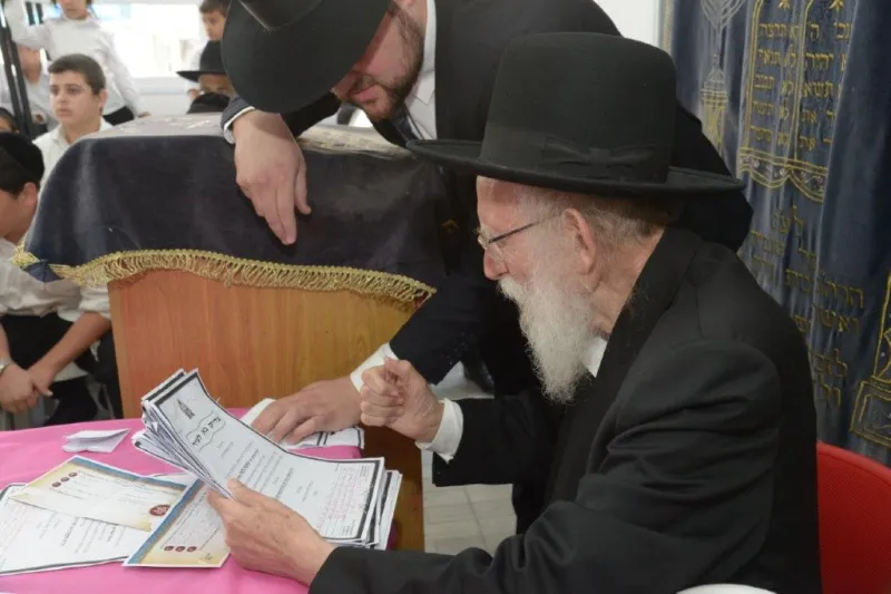 הרב גלאי ברחובות צילום שוקי לרר (8)