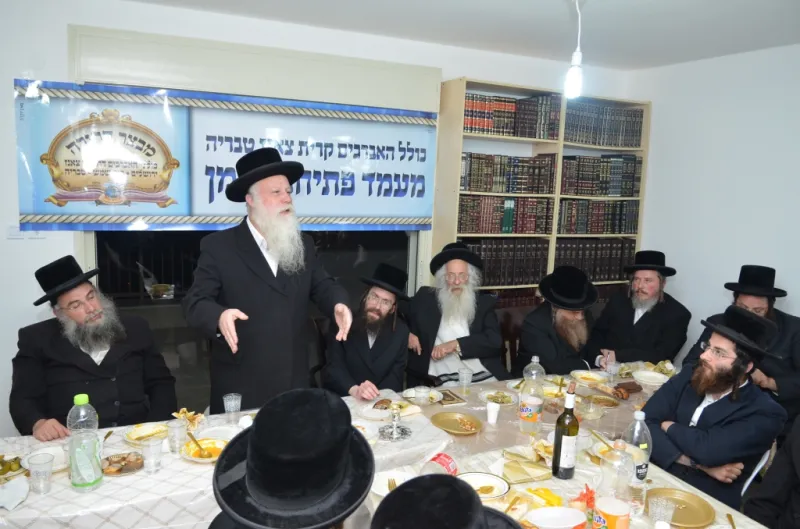 הרב יעקב עזרא רוט מנאמני בית הרבי שליטא ומראשי וועדת הדיור