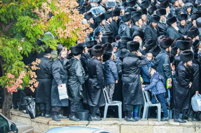 חתונה_גור_-_מענדי_קורנט_ושניאור_מור_יוסף__(27)