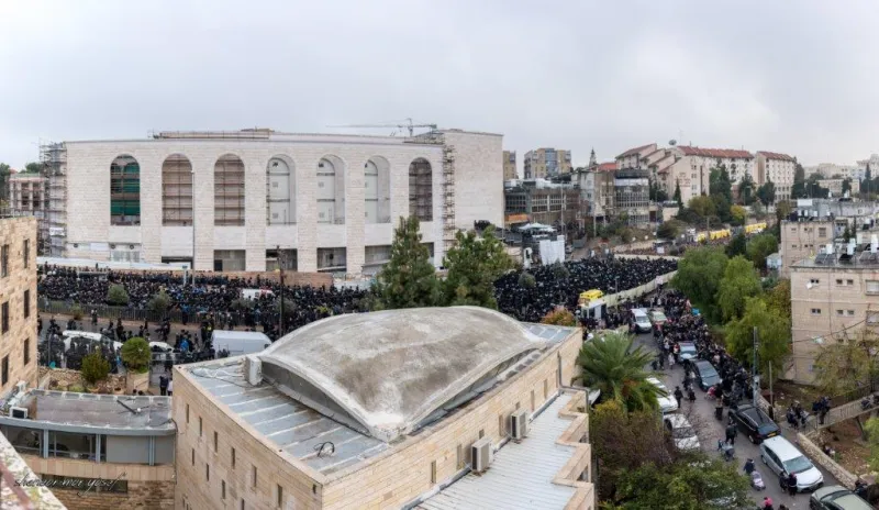 חתונה_גור_-_מענדי_קורנט_ושניאור_מור_יוסף__(3)