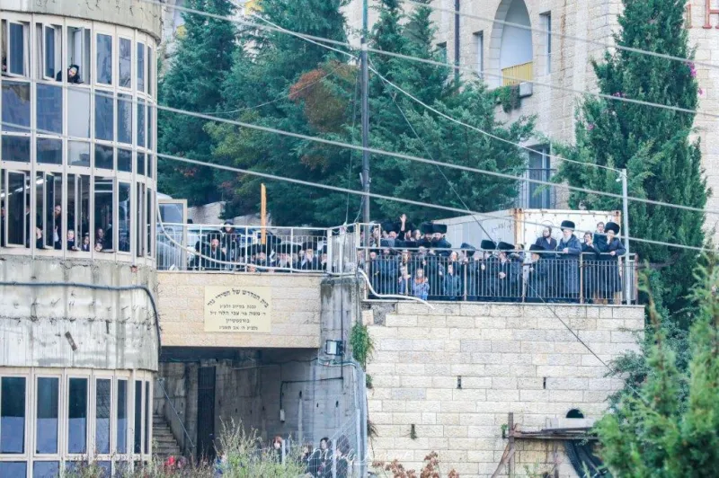 חתונה_גור_-_מענדי_קורנט_ושניאור_מור_יוסף__(30)