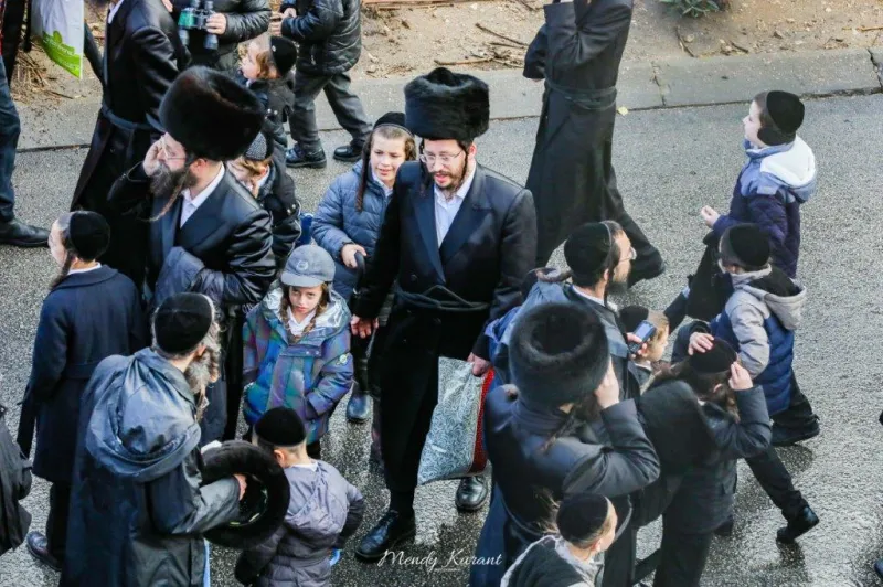 חתונה_גור_-_מענדי_קורנט_ושניאור_מור_יוסף__(41)