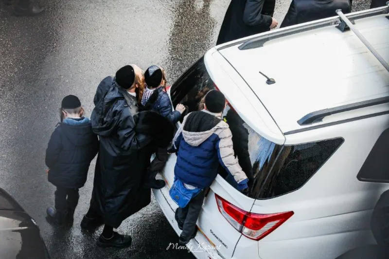 חתונה_גור_-_מענדי_קורנט_ושניאור_מור_יוסף__(52)