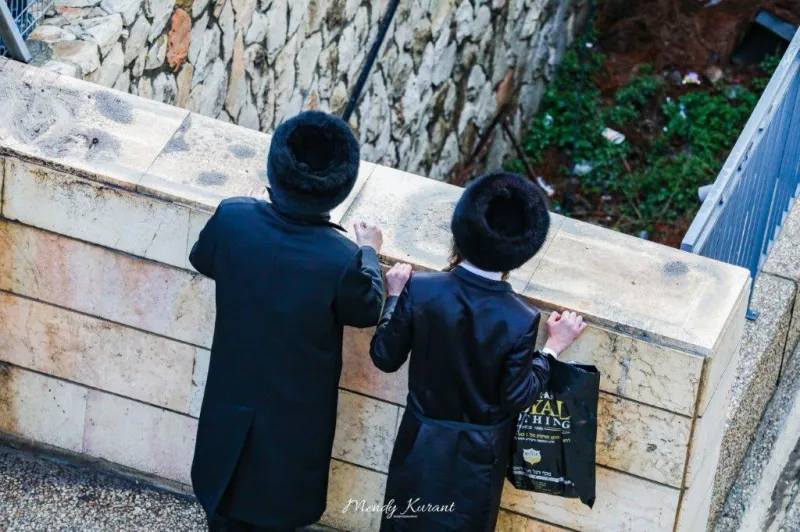חתונה_גור_-_מענדי_קורנט_ושניאור_מור_יוסף__(54)