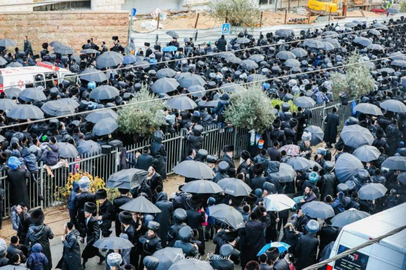 חתונה_גור_-_מענדי_קורנט_ושניאור_מור_יוסף__(57)