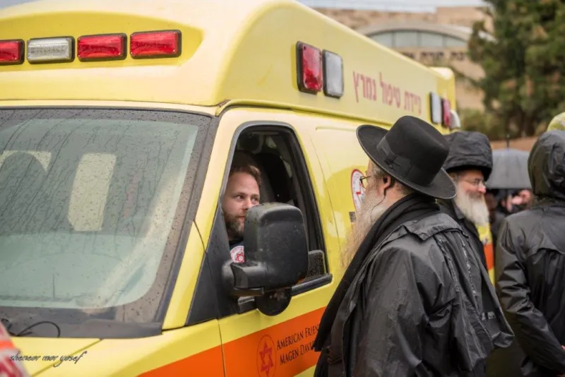 חתונה_גור_-_מענדי_קורנט_ושניאור_מור_יוסף__(80)