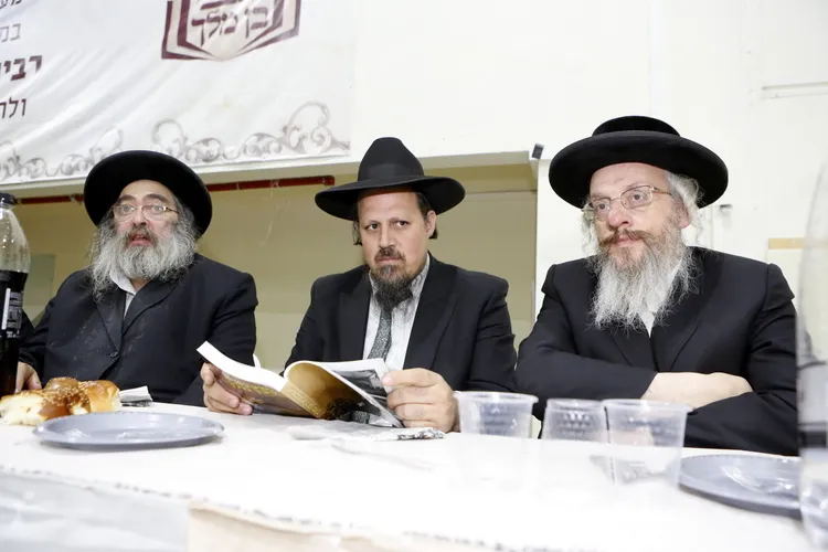 יארצייט ר' לייבל מינצברג צילום קובי הר צבי (15)